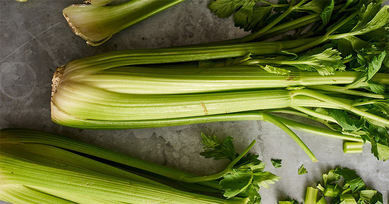 9 Beneficii miraculoase ale țelinei